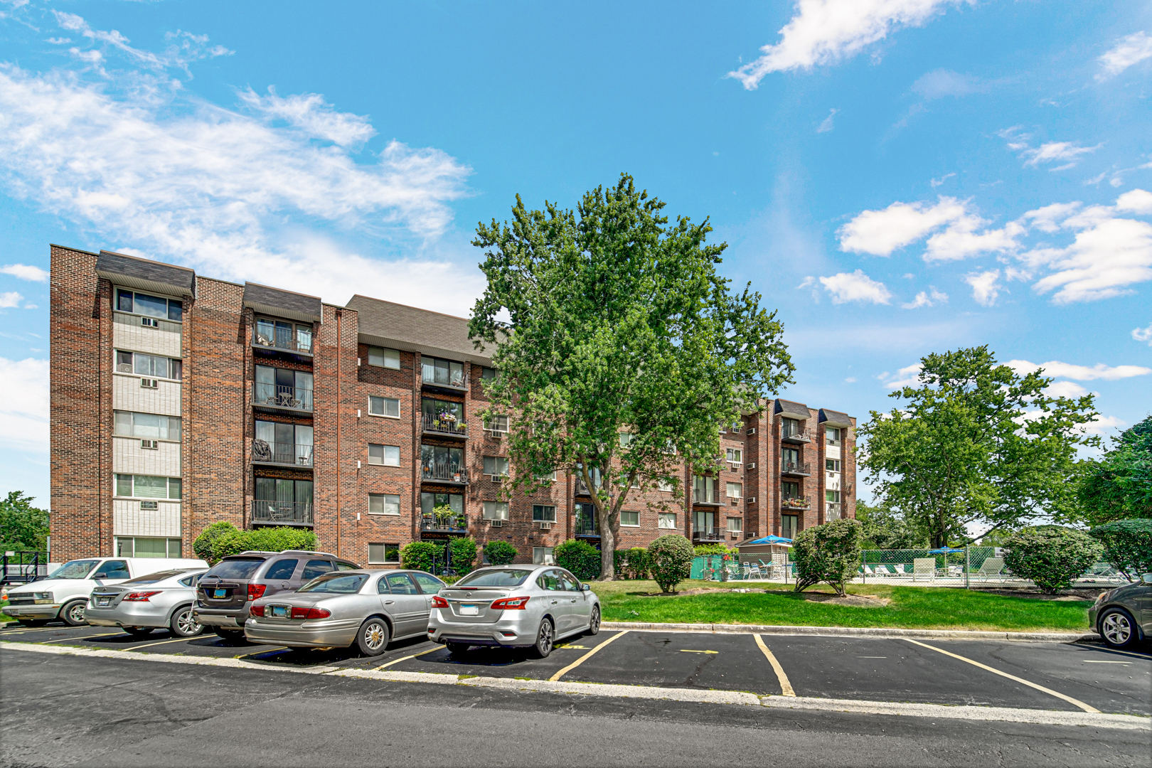 4721 Saint Joseph Creek Road #4A, Lisle, IL 60532