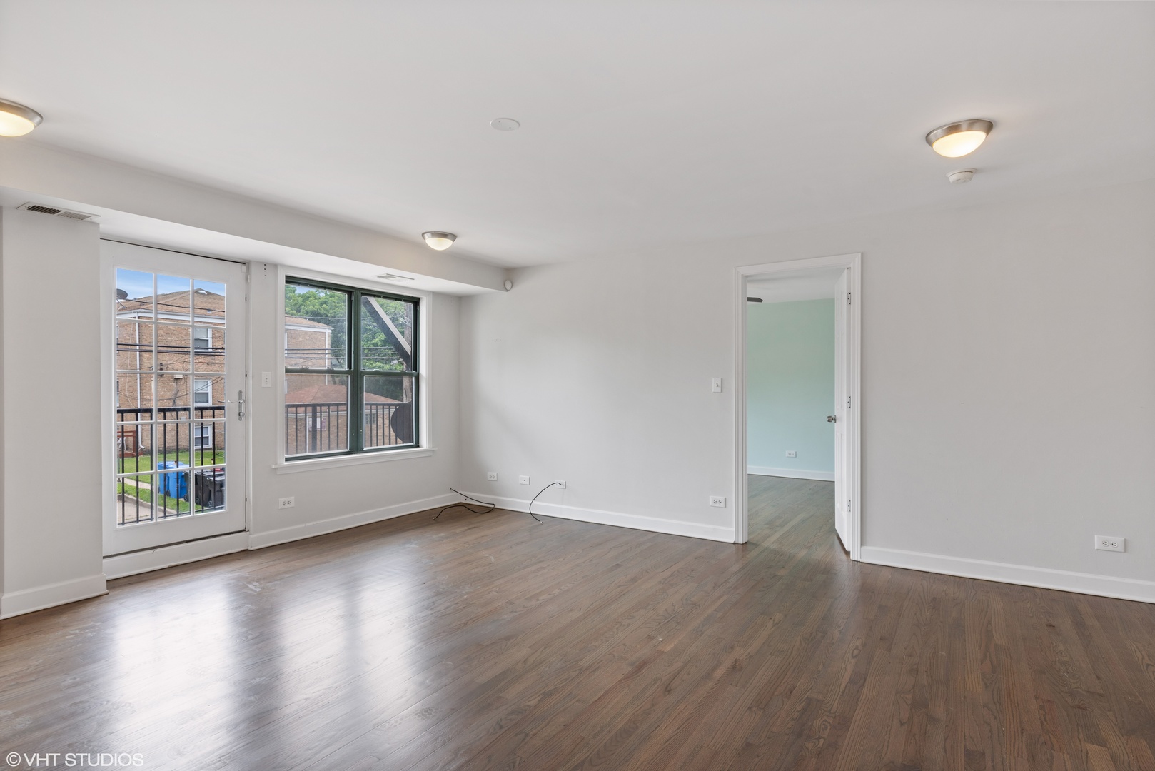 2545 W Catalpa Avenue #2C, Chicago, IL 60625