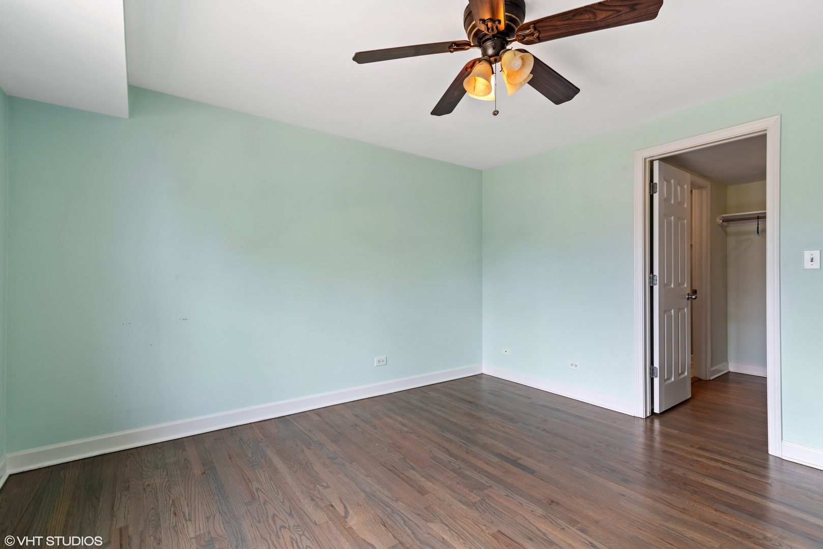 2545 W Catalpa Avenue #2C, Chicago, IL 60625