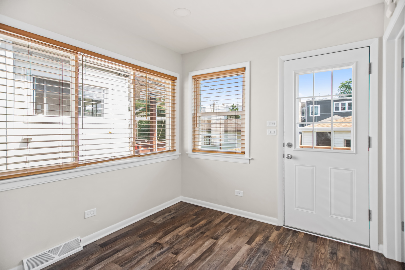 2121 N Karlov Avenue, Chicago, IL 60639