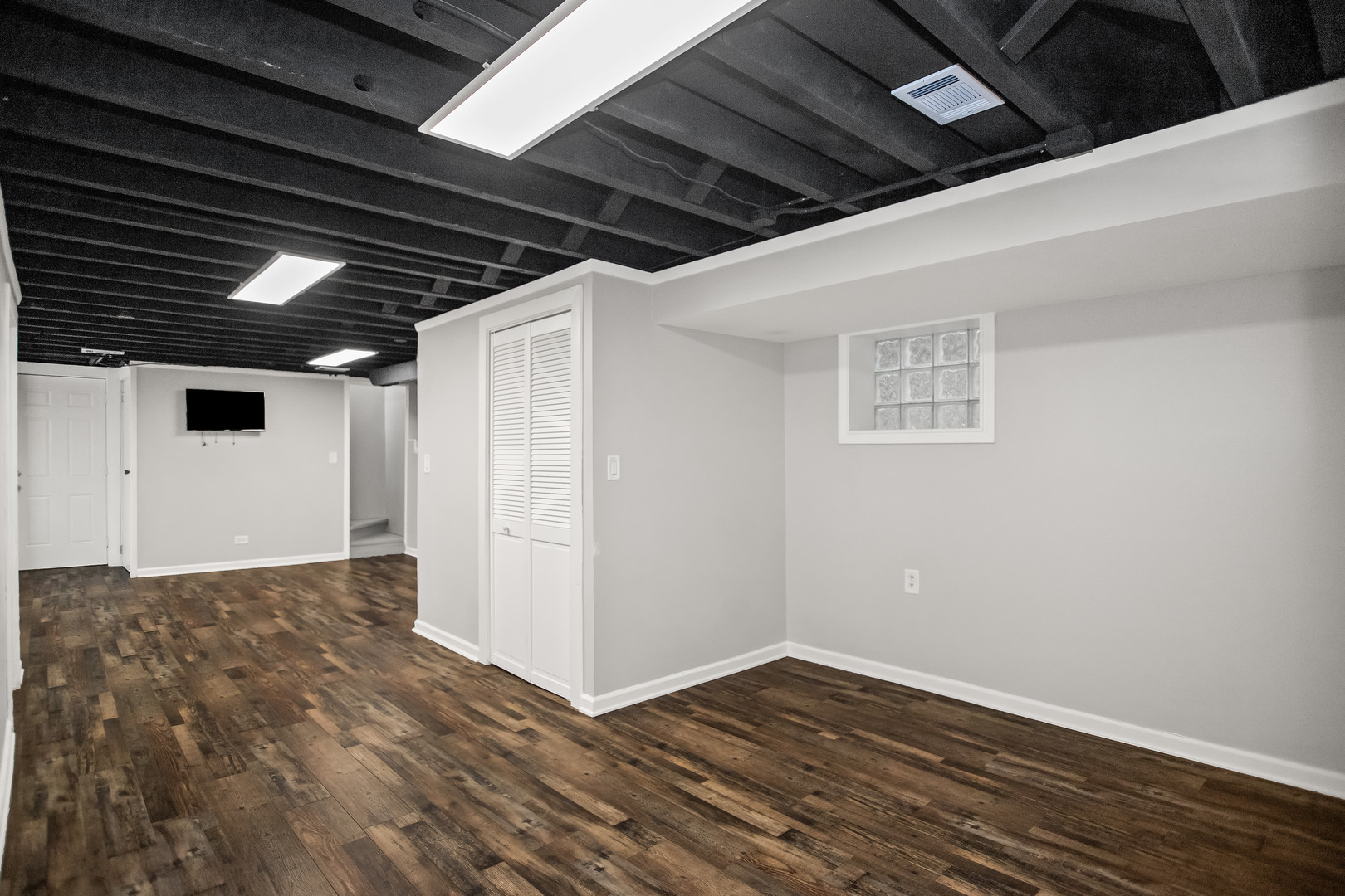 2121 N Karlov Avenue, Chicago, IL 60639