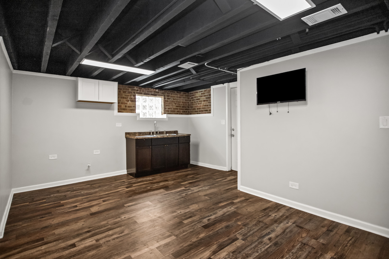 2121 N Karlov Avenue, Chicago, IL 60639