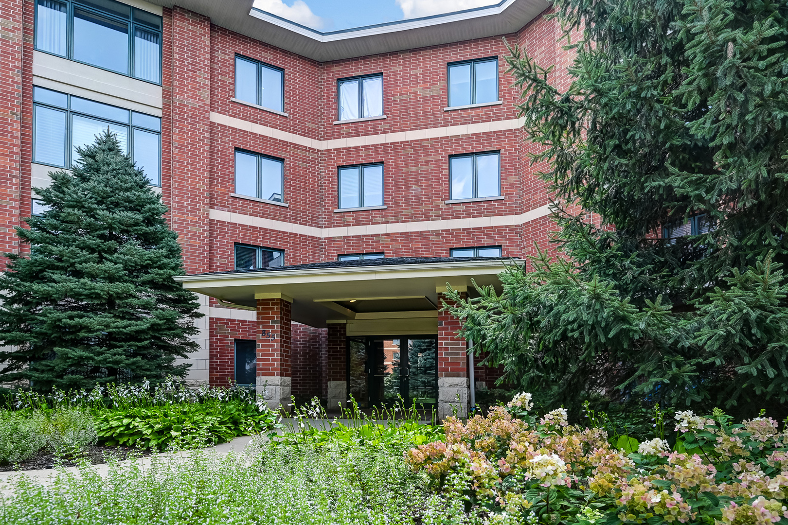855 E 22nd Street #305, Lombard, IL 60148