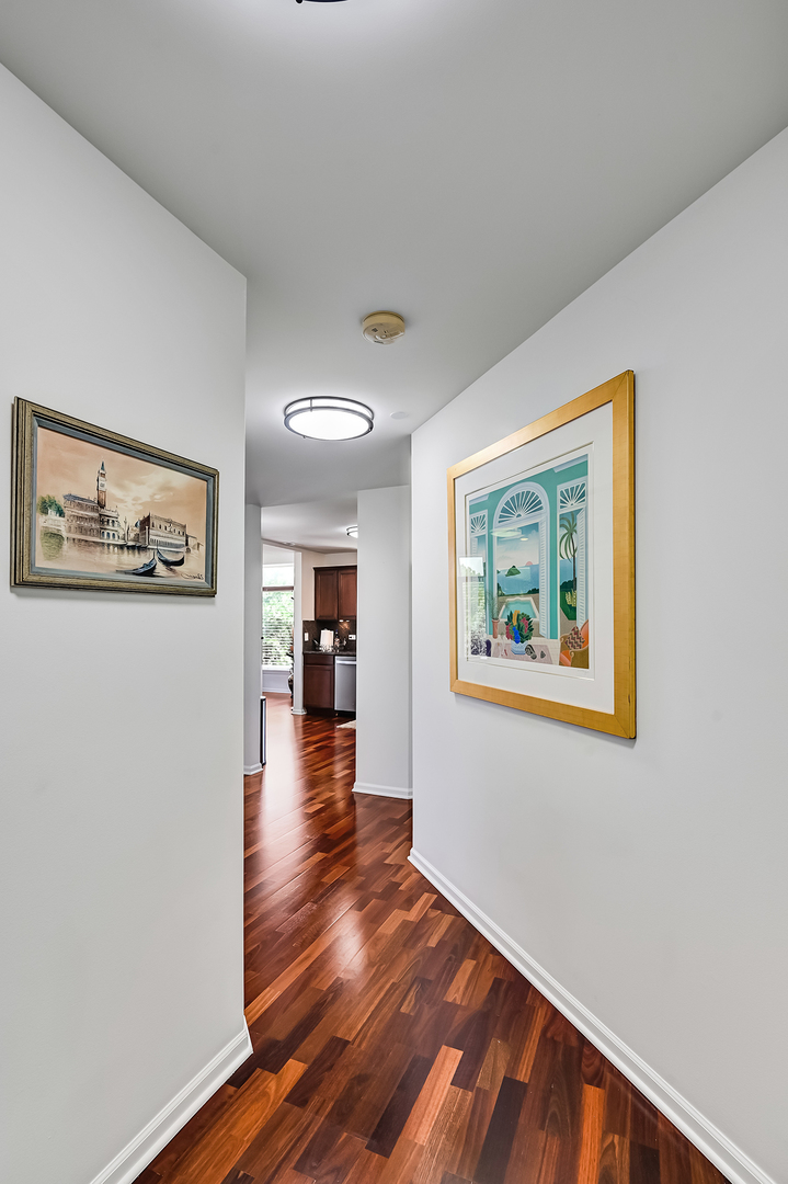 855 E 22nd Street #305, Lombard, IL 60148
