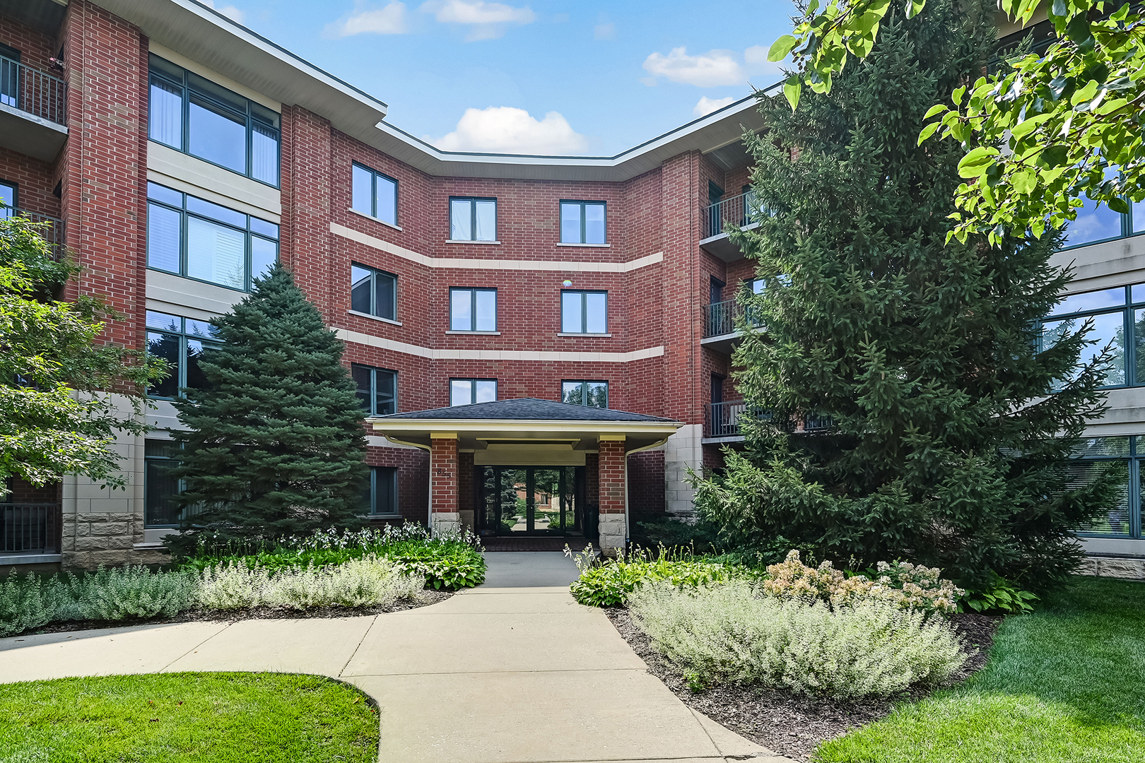 855 E 22nd Street #305, Lombard, IL 60148