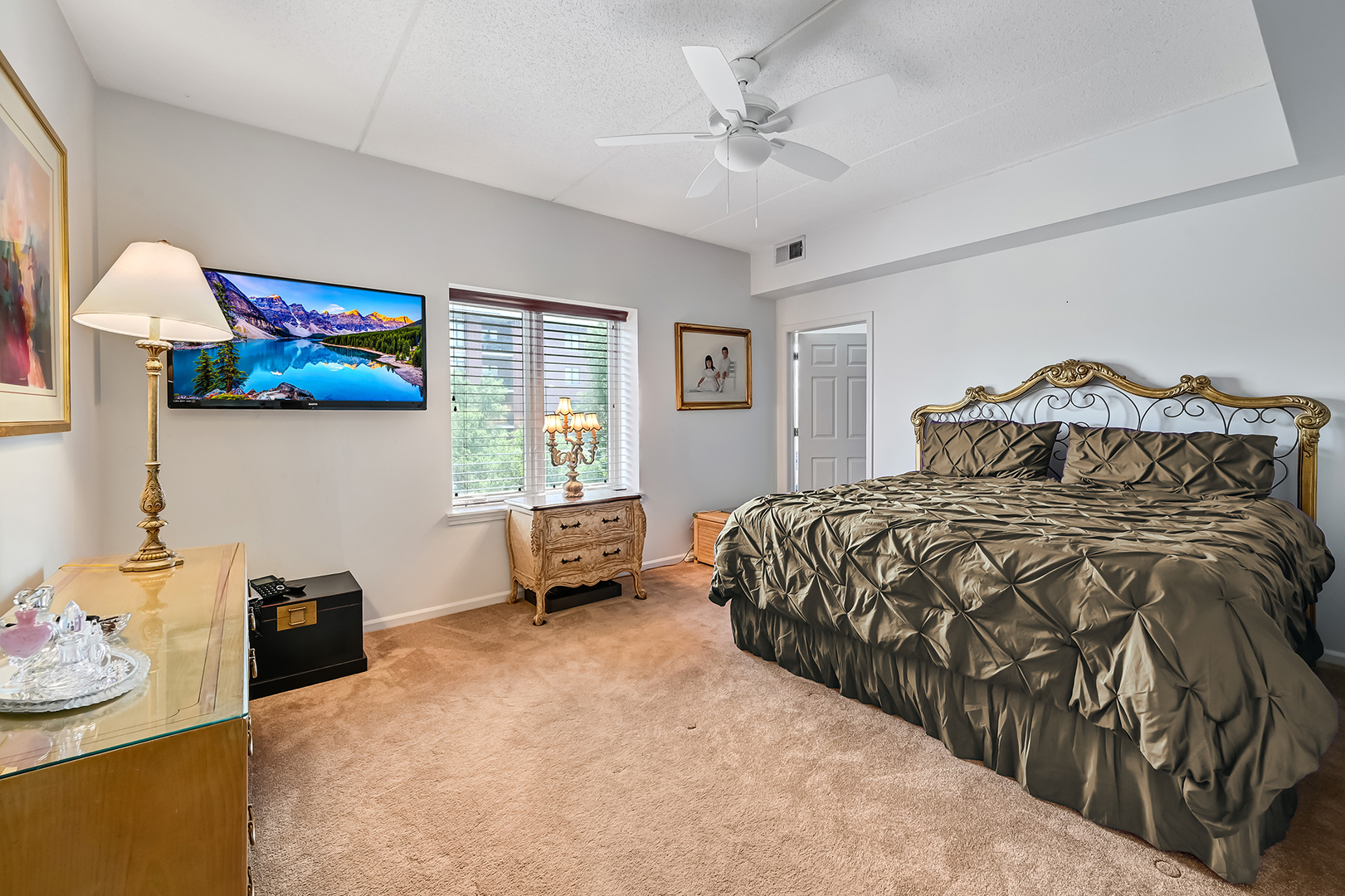 855 E 22nd Street #305, Lombard, IL 60148