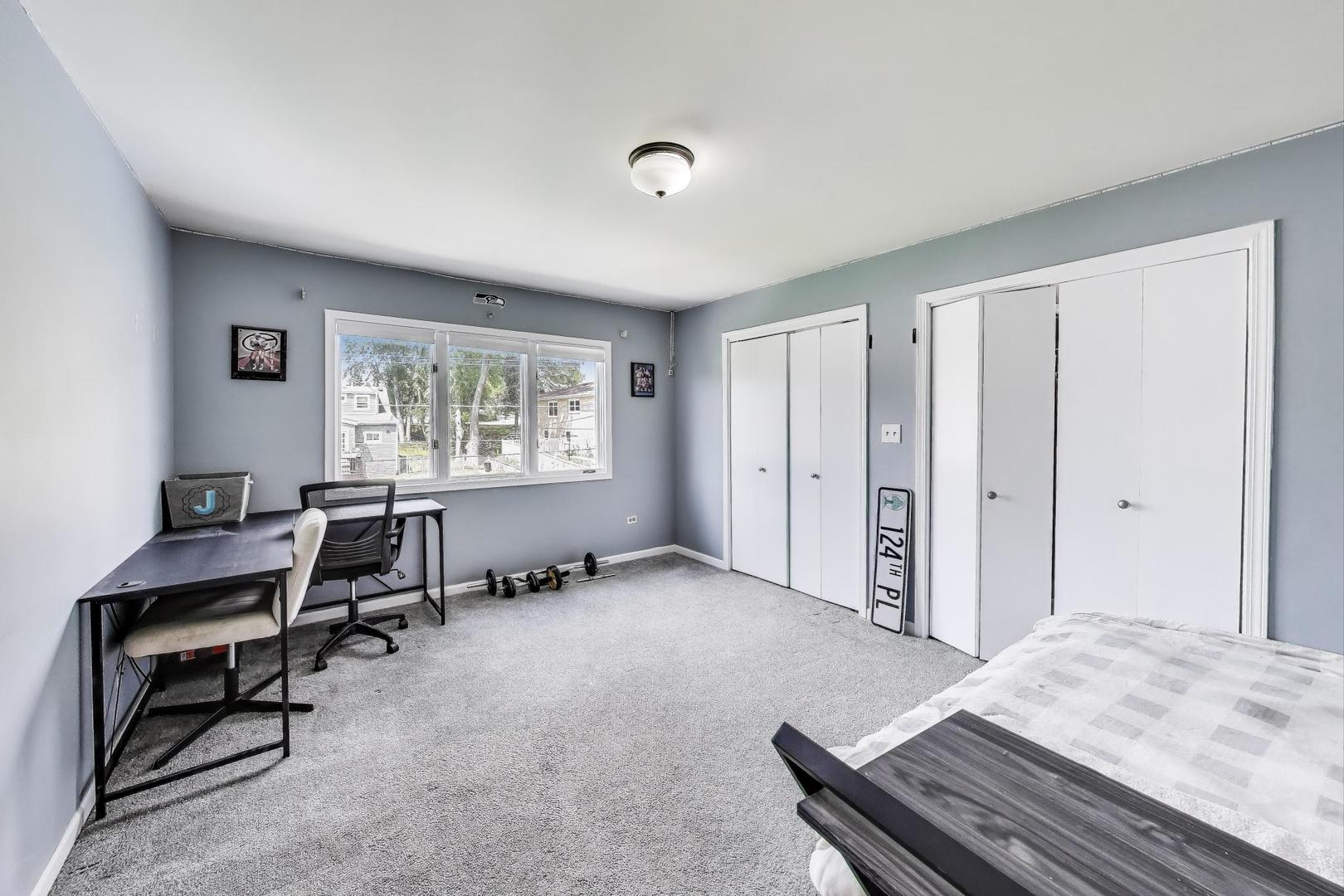 8990 W 99th Street, Palos Hills, IL 60465