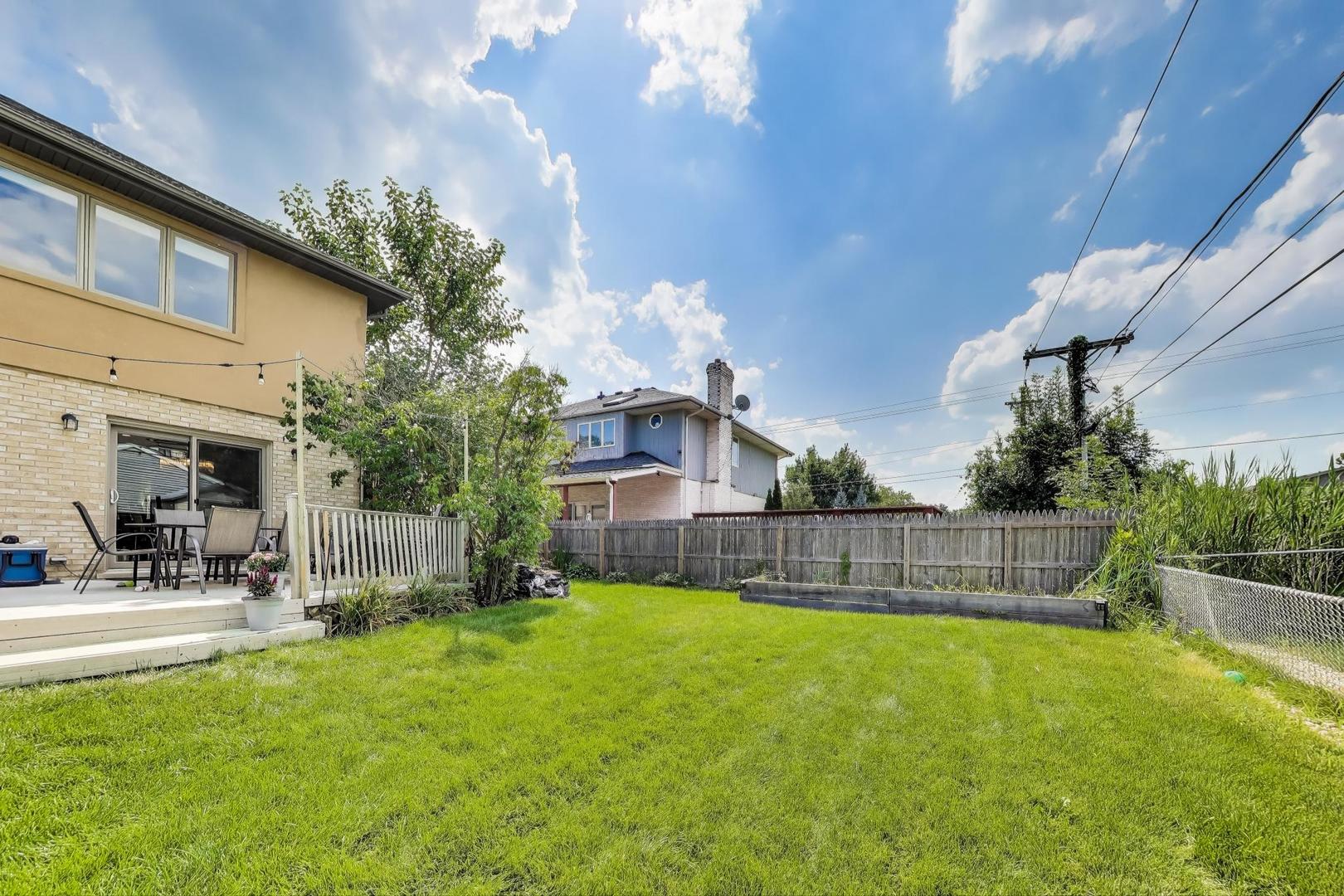 8990 W 99th Street, Palos Hills, IL 60465