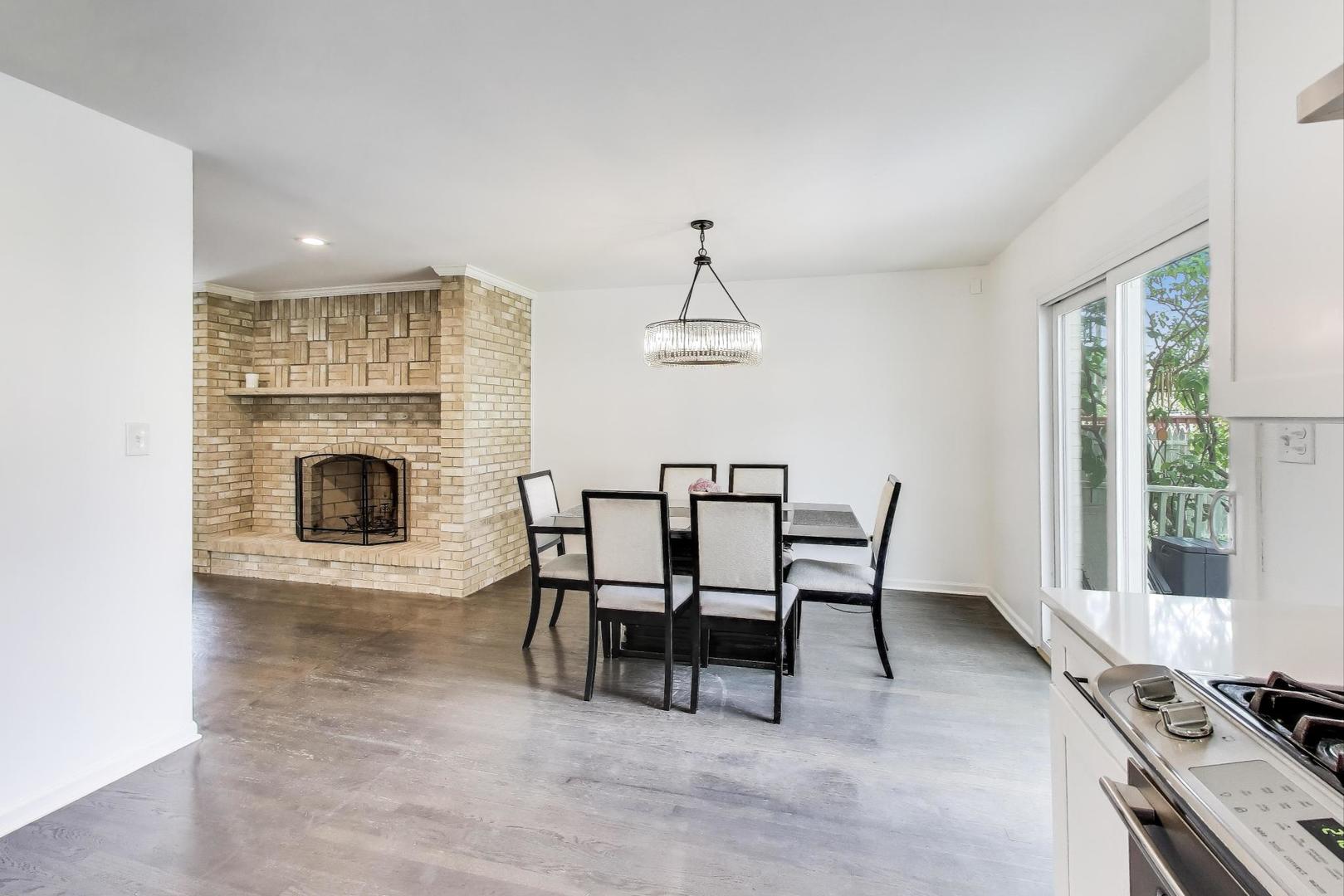 8990 W 99th Street, Palos Hills, IL 60465