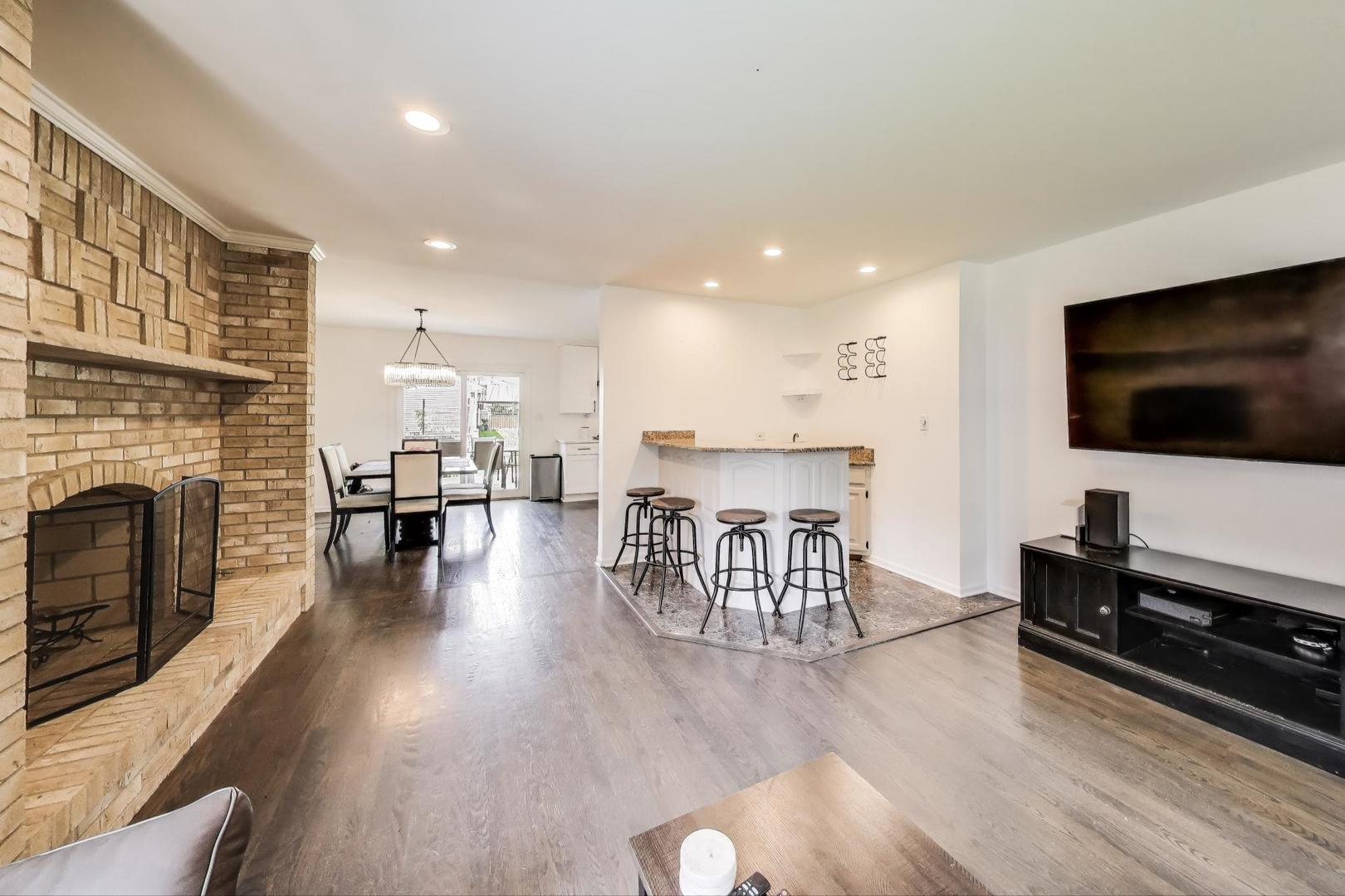 8990 W 99th Street, Palos Hills, IL 60465