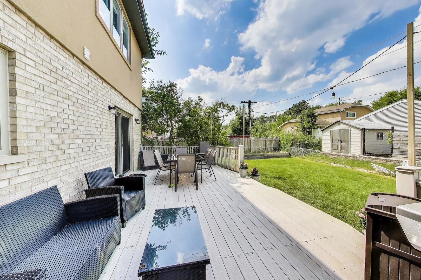 8990 W 99th Street, Palos Hills, IL 60465