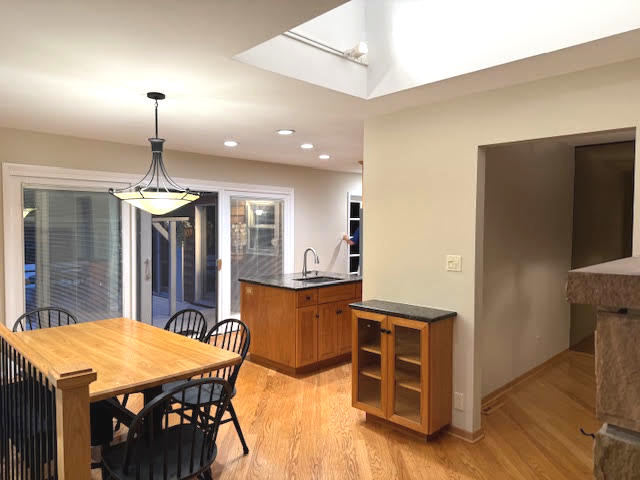 810 S Edgewood Lane, Mount Prospect, IL 60056