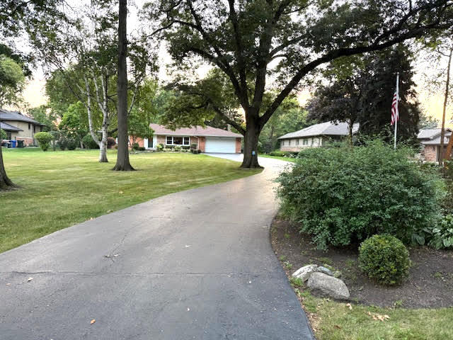 810 S Edgewood Lane, Mount Prospect, IL 60056