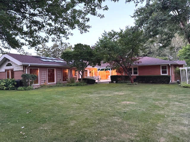 810 S Edgewood Lane, Mount Prospect, IL 60056