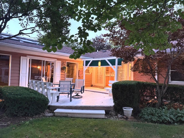 810 S Edgewood Lane, Mount Prospect, IL 60056