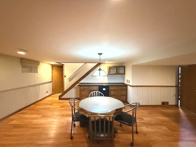 810 S Edgewood Lane, Mount Prospect, IL 60056
