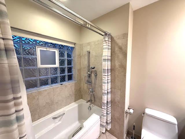 810 S Edgewood Lane, Mount Prospect, IL 60056
