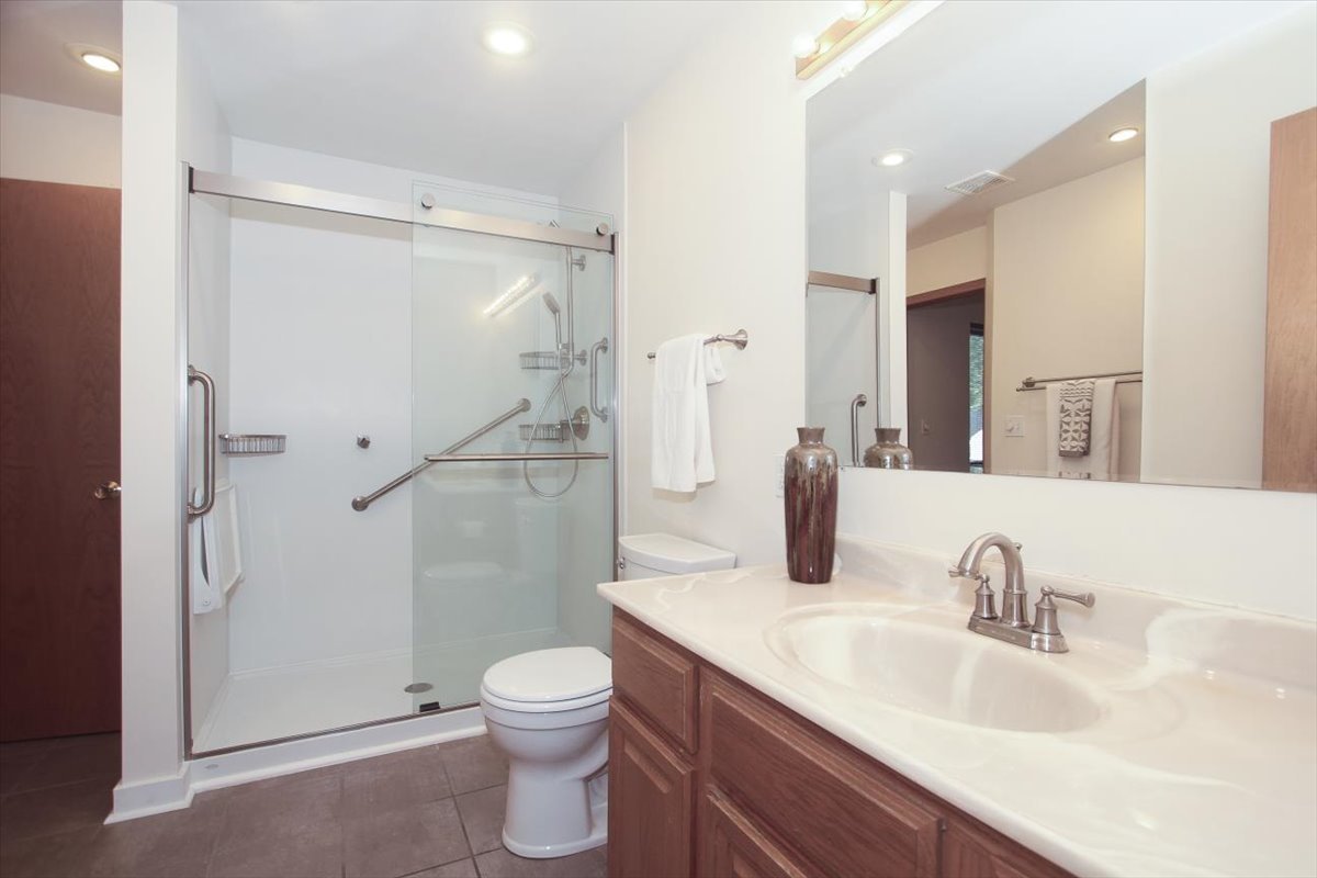 201 W Crystal Avenue, Lombard, IL 60148