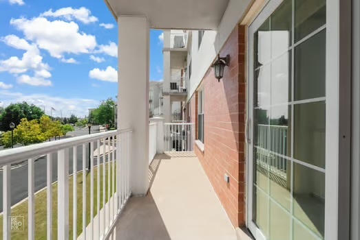 701 W Rand Road #235, Arlington Heights, IL 60004