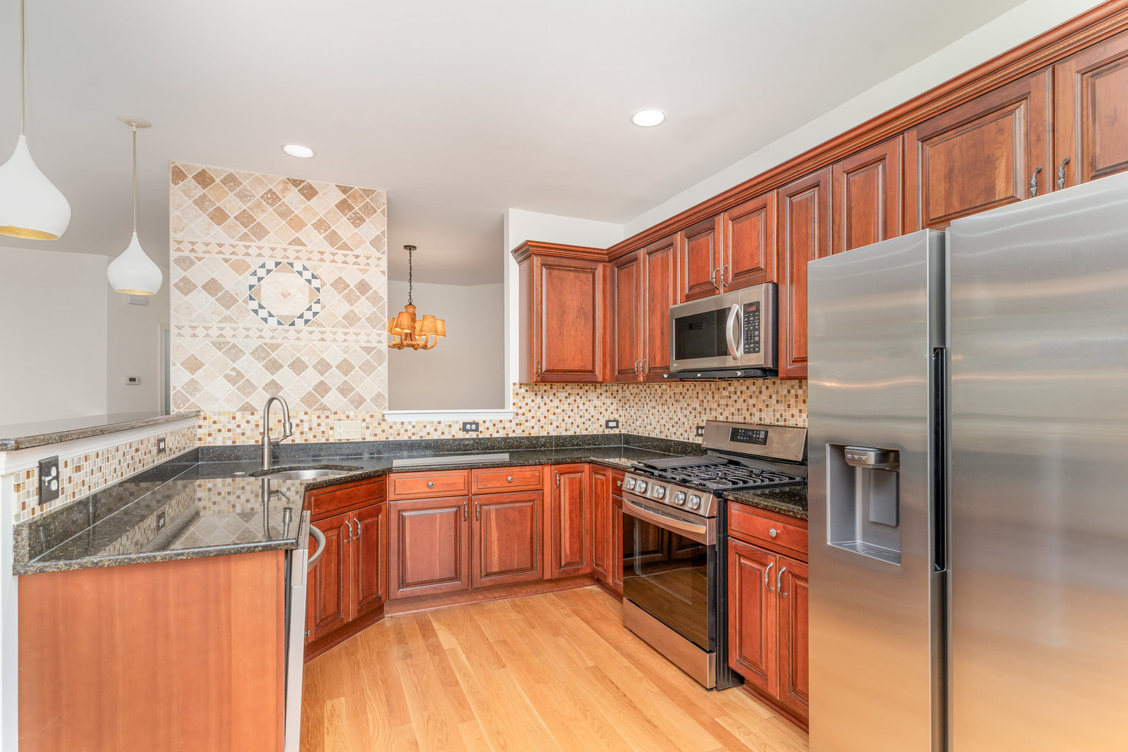 7500 LARAMIE Avenue, Skokie, IL 60077