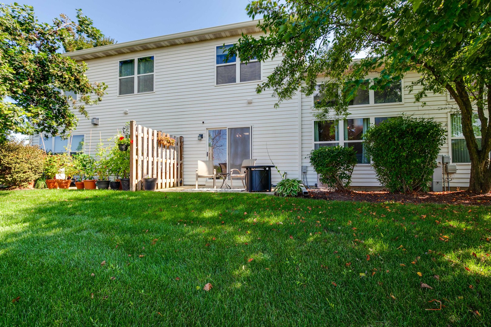 1627 S Candlestick Way, Waukegan, IL 60085