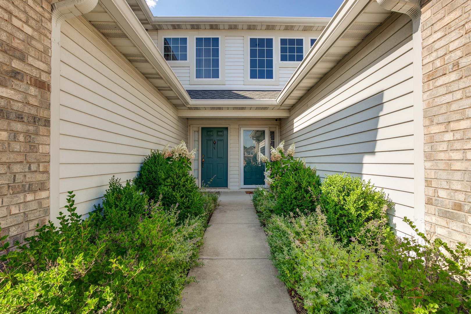 1627 S Candlestick Way, Waukegan, IL 60085