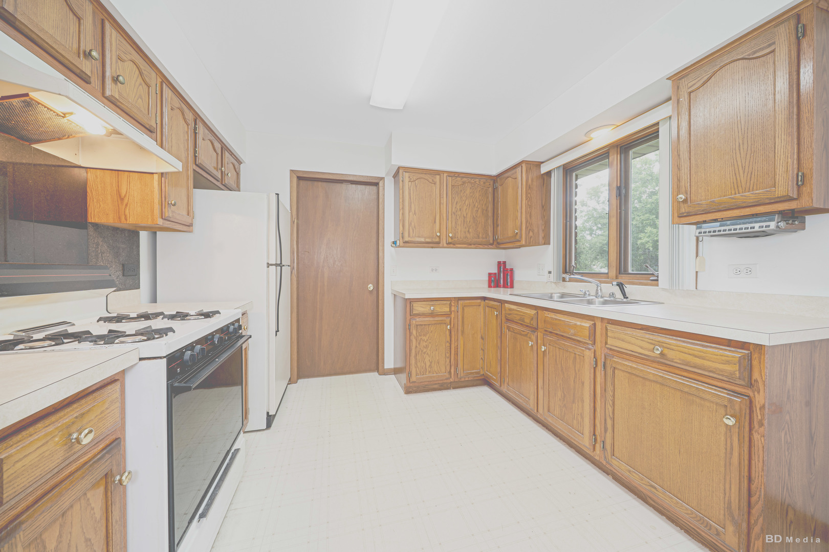 14239 Linder Avenue, Midlothian, IL 60445