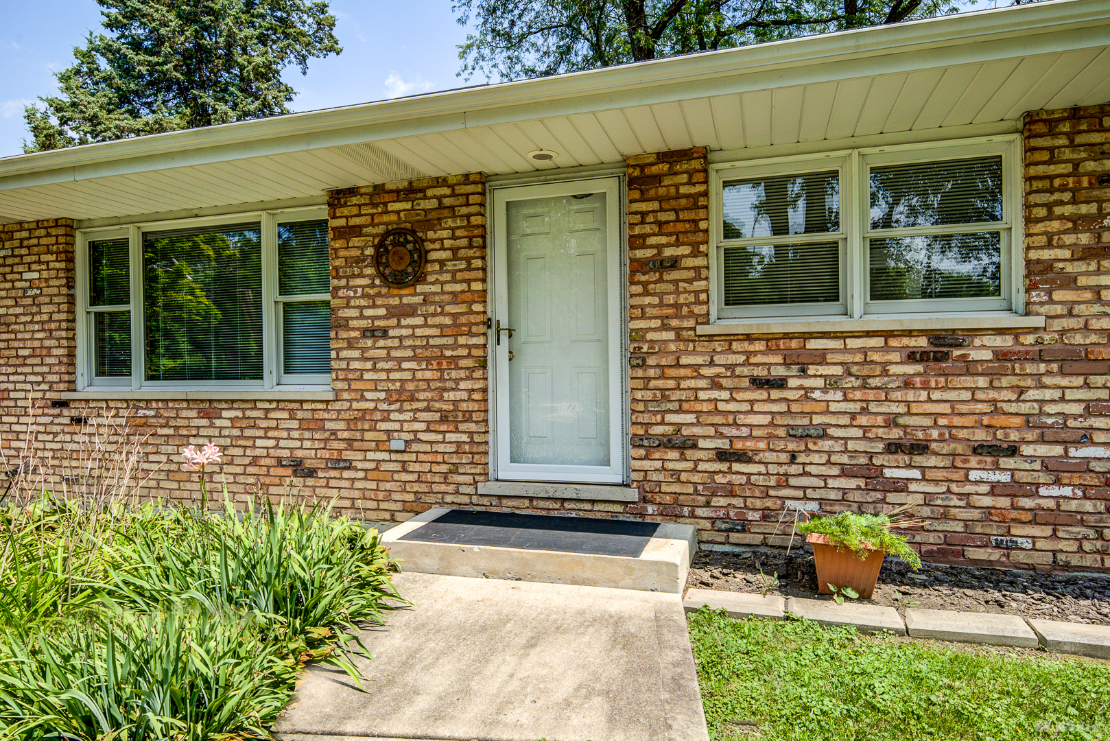 14239 Linder Avenue, Midlothian, IL 60445