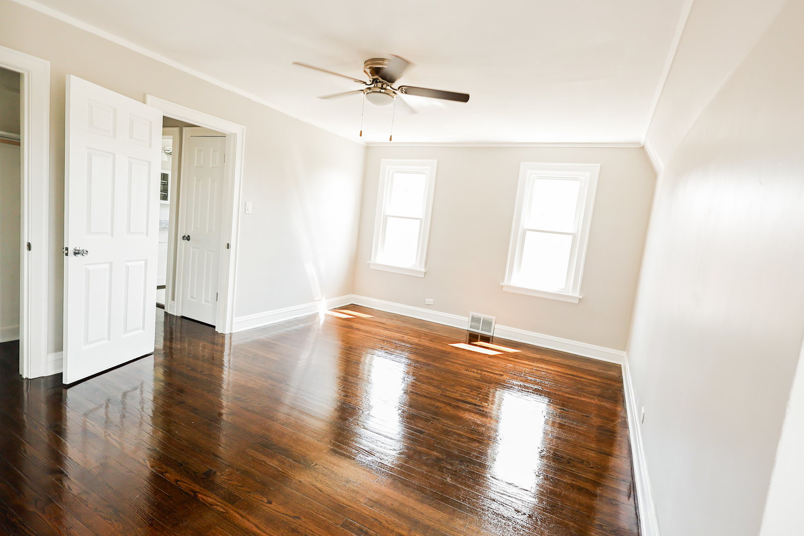 10141 S Vernon Avenue, Chicago, IL 60628