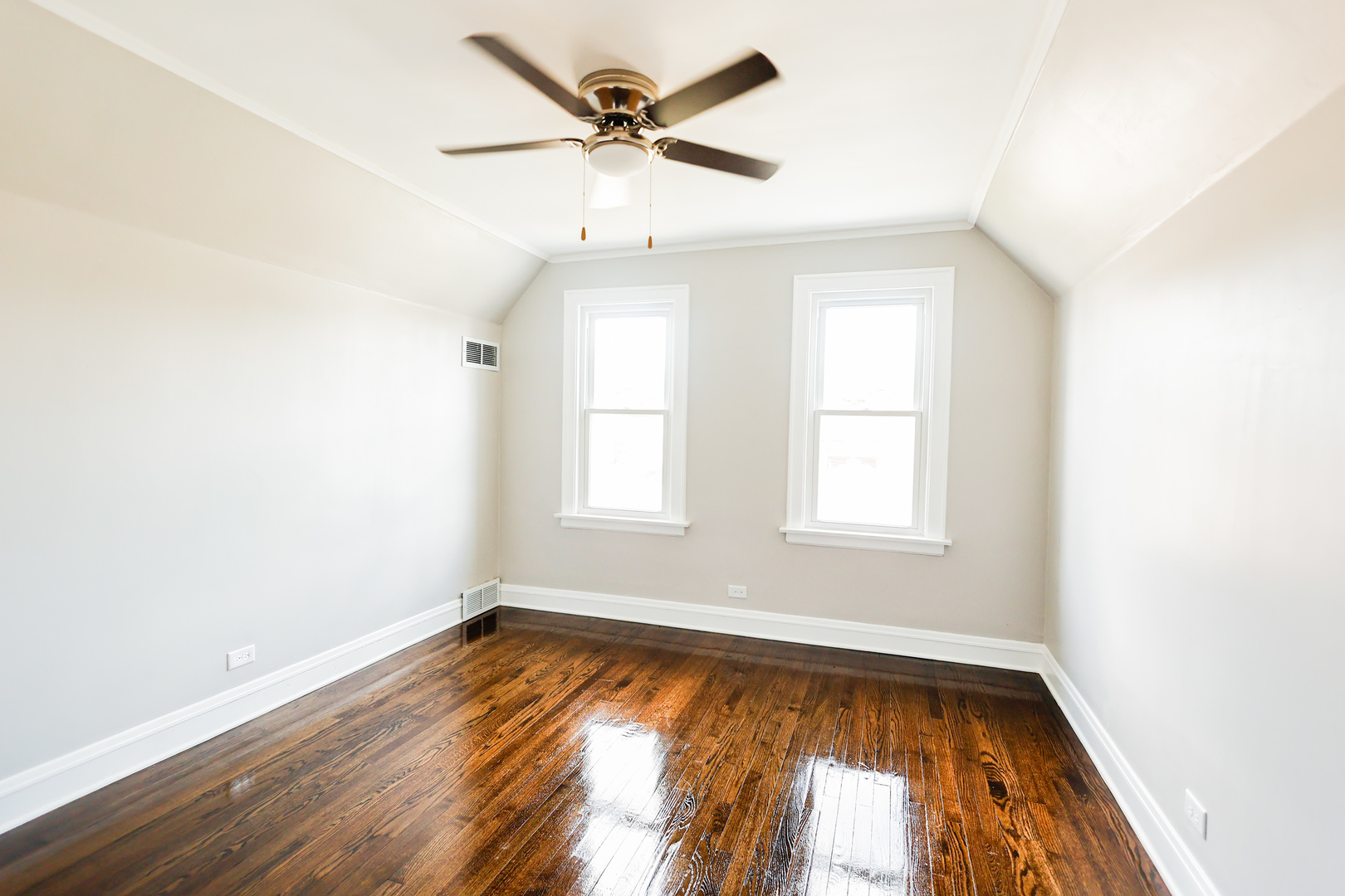 10141 S Vernon Avenue, Chicago, IL 60628