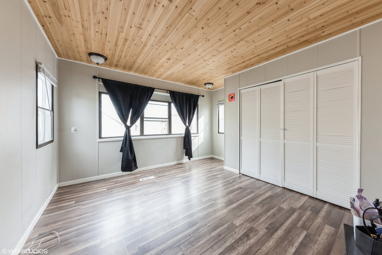 38455 N Sheridan Road #707, Beach Park, IL 60087