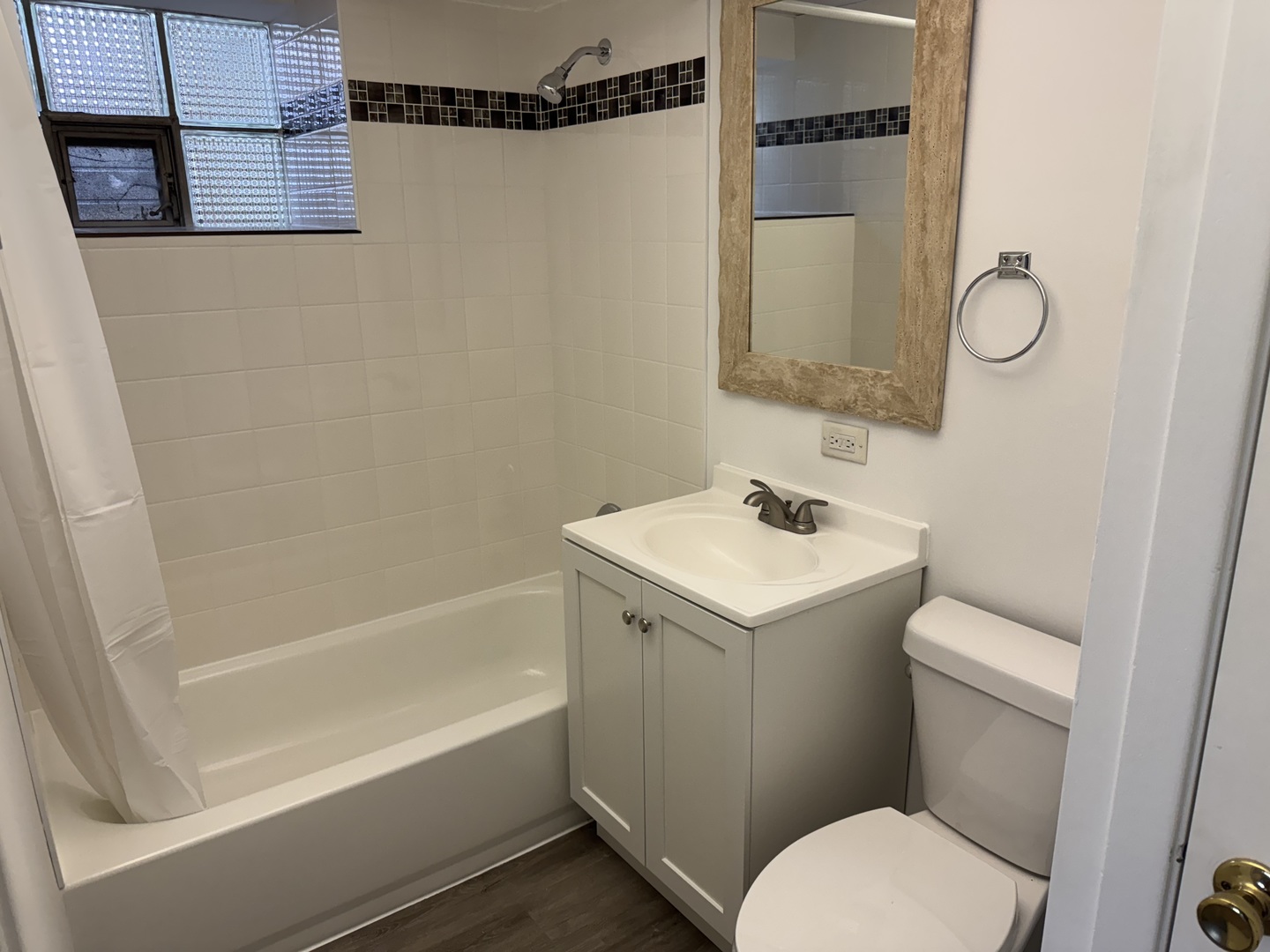 29W543 Batavia Road #6, Warrenville, IL 60555