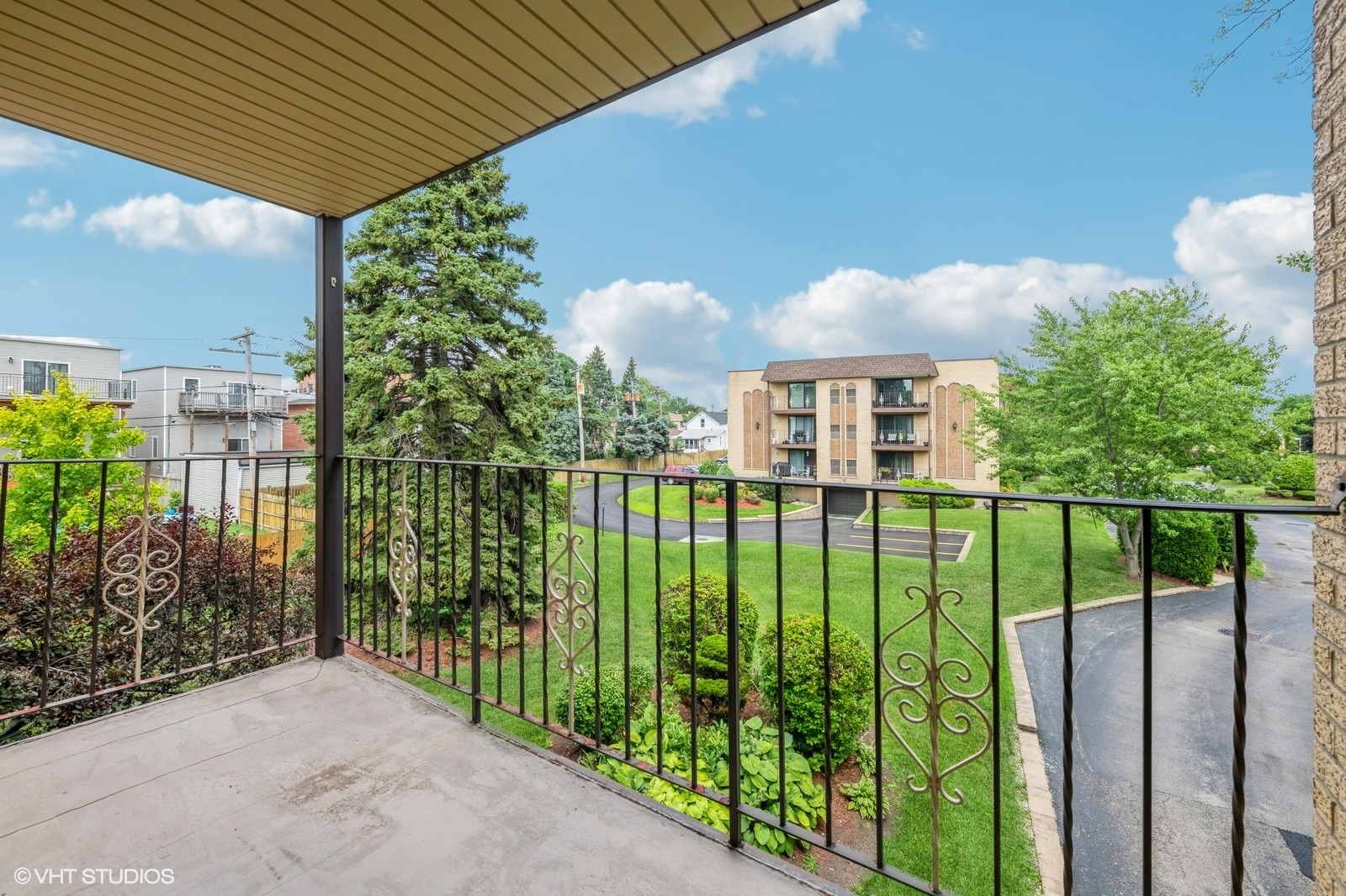 4660 N Austin Avenue #210, Chicago, IL 60630