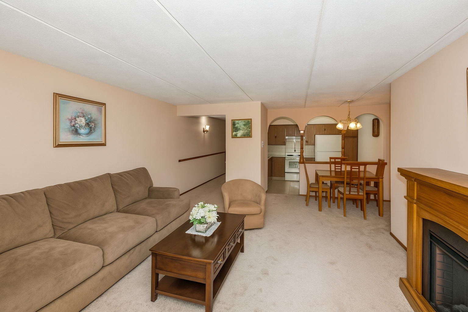 4660 N Austin Avenue #210, Chicago, IL 60630