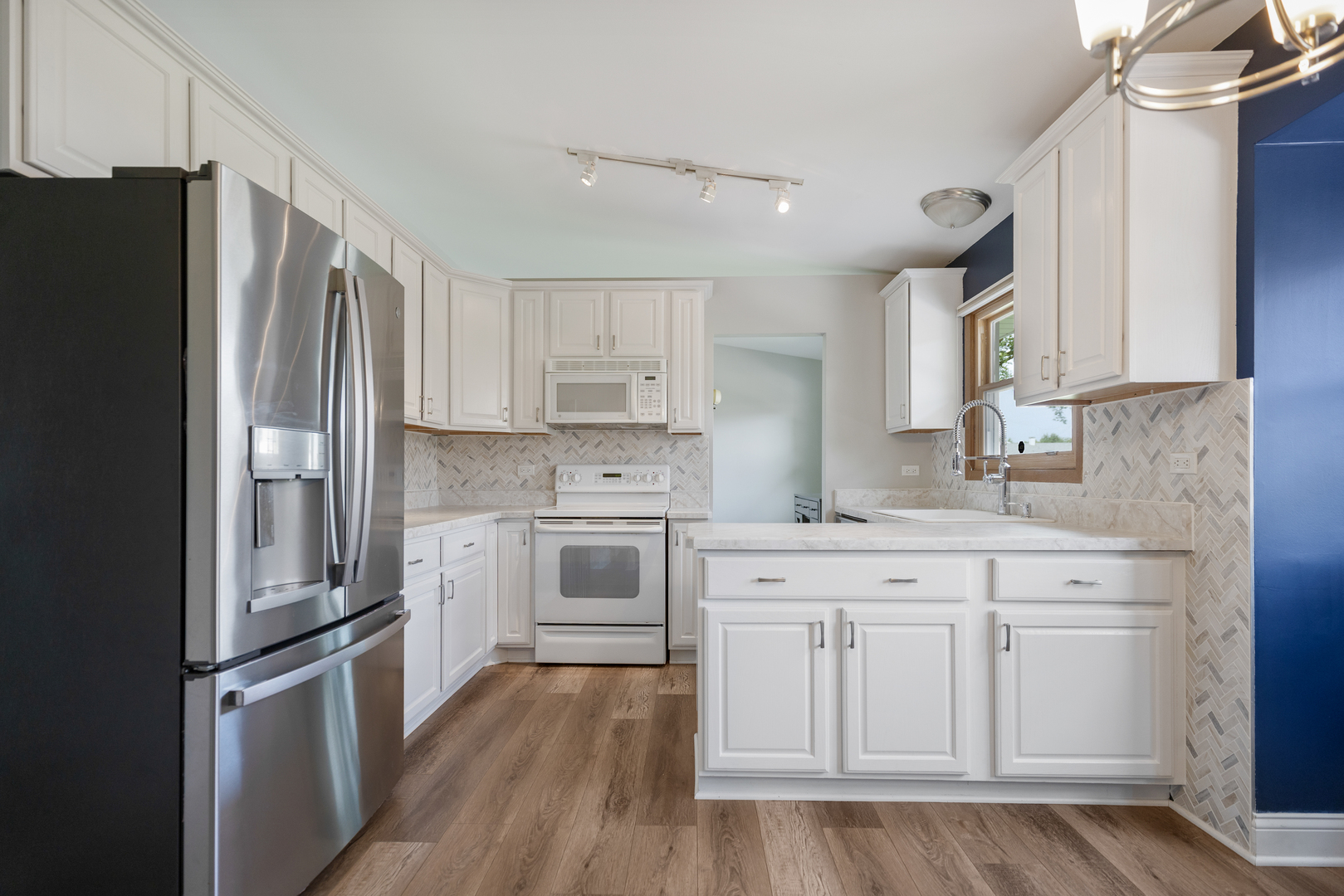 1432 HAAR Lane, Elk Grove Village, IL 60007