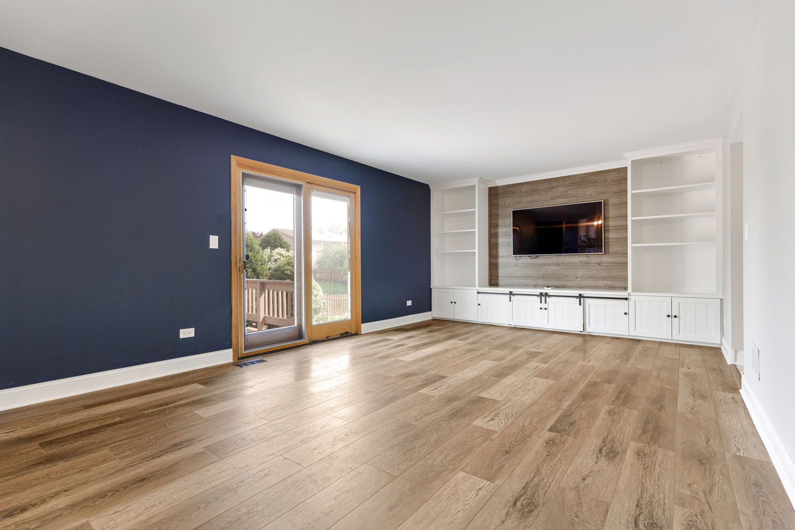 1432 HAAR Lane, Elk Grove Village, IL 60007