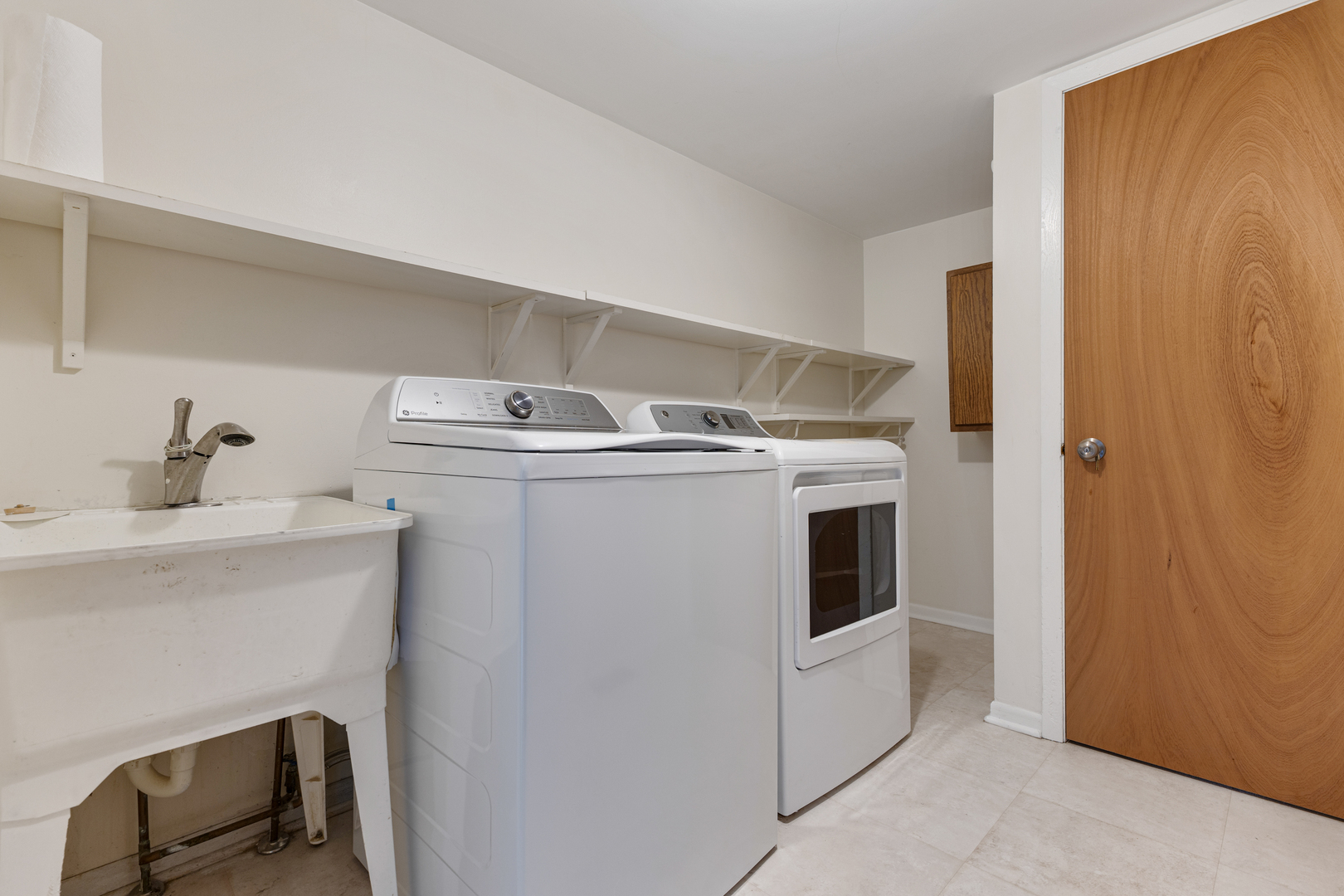 1432 HAAR Lane, Elk Grove Village, IL 60007