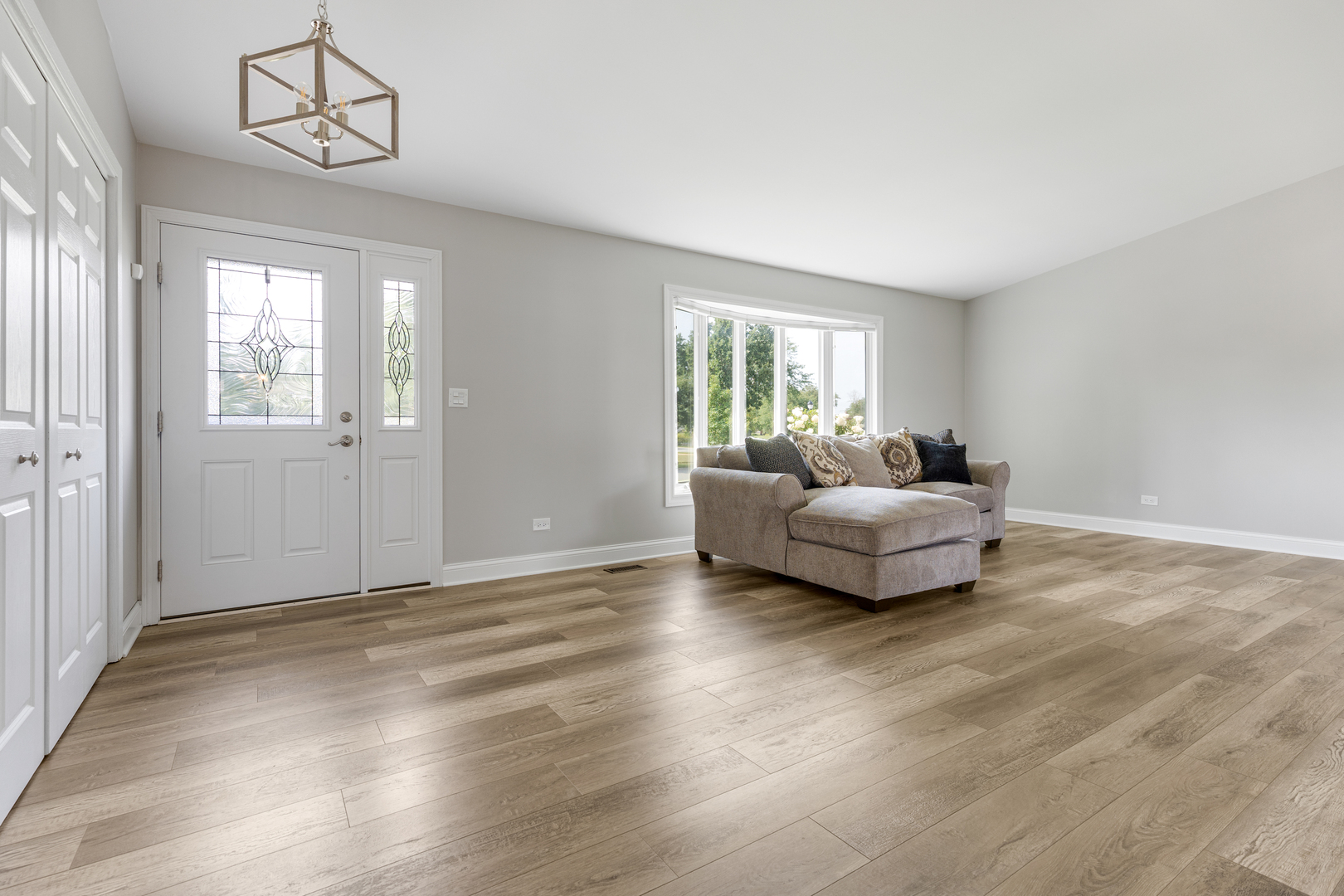 1432 HAAR Lane, Elk Grove Village, IL 60007