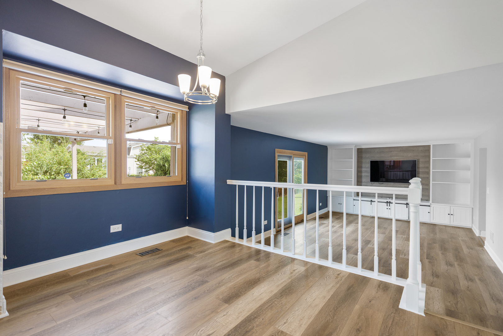 1432 HAAR Lane, Elk Grove Village, IL 60007