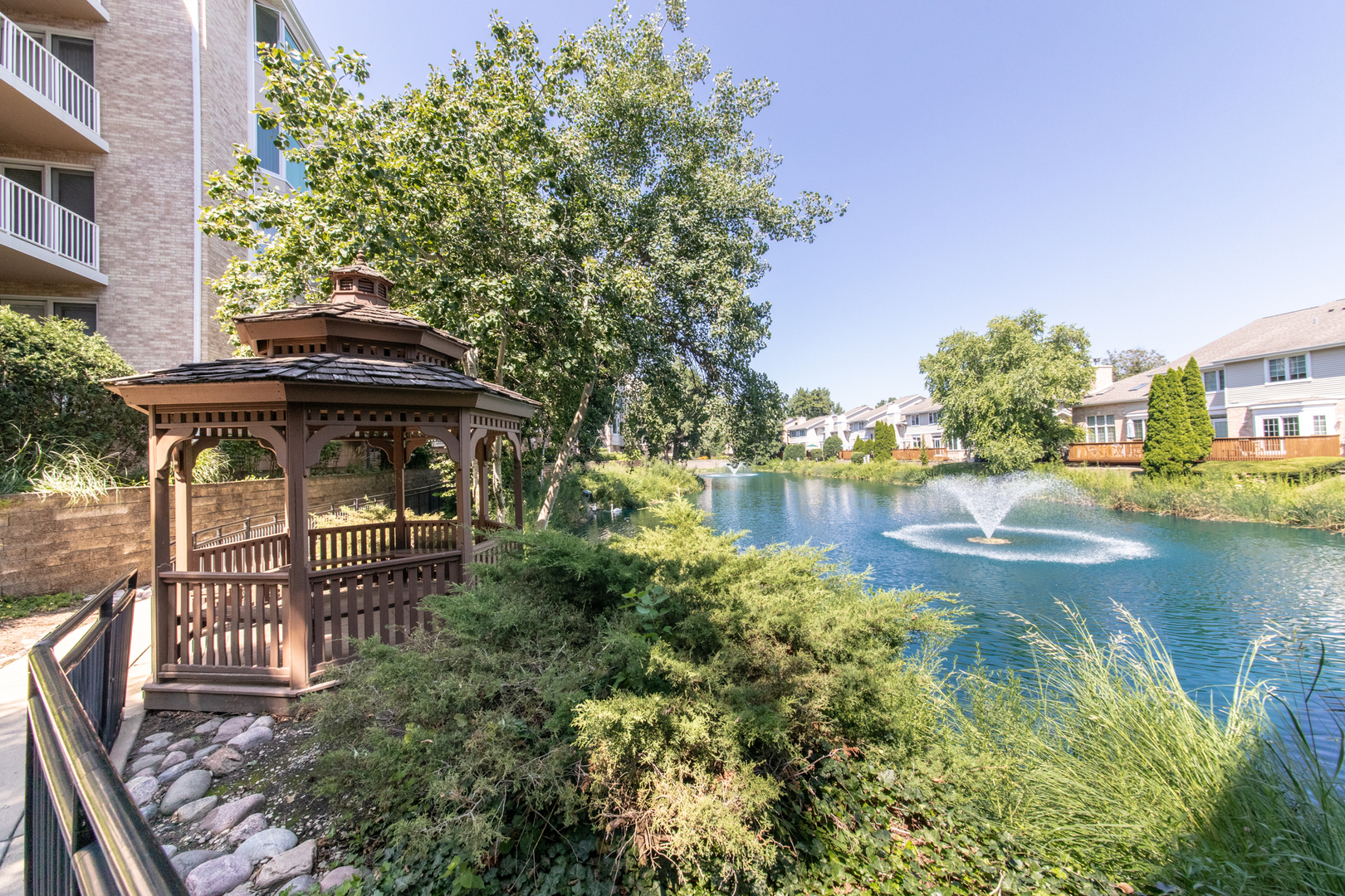 1705 Pavillion Way #303, Park Ridge, IL 60068