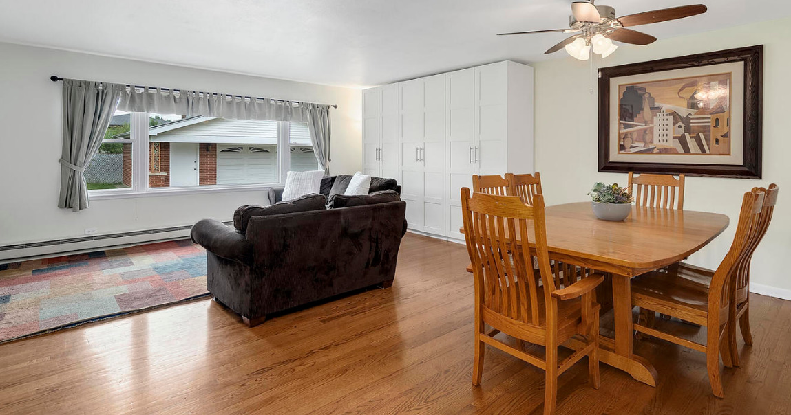 15W644 Patricia Lane, Elmhurst, IL 60126