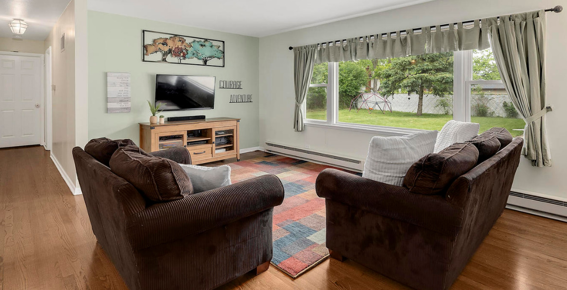 15W644 Patricia Lane, Elmhurst, IL 60126