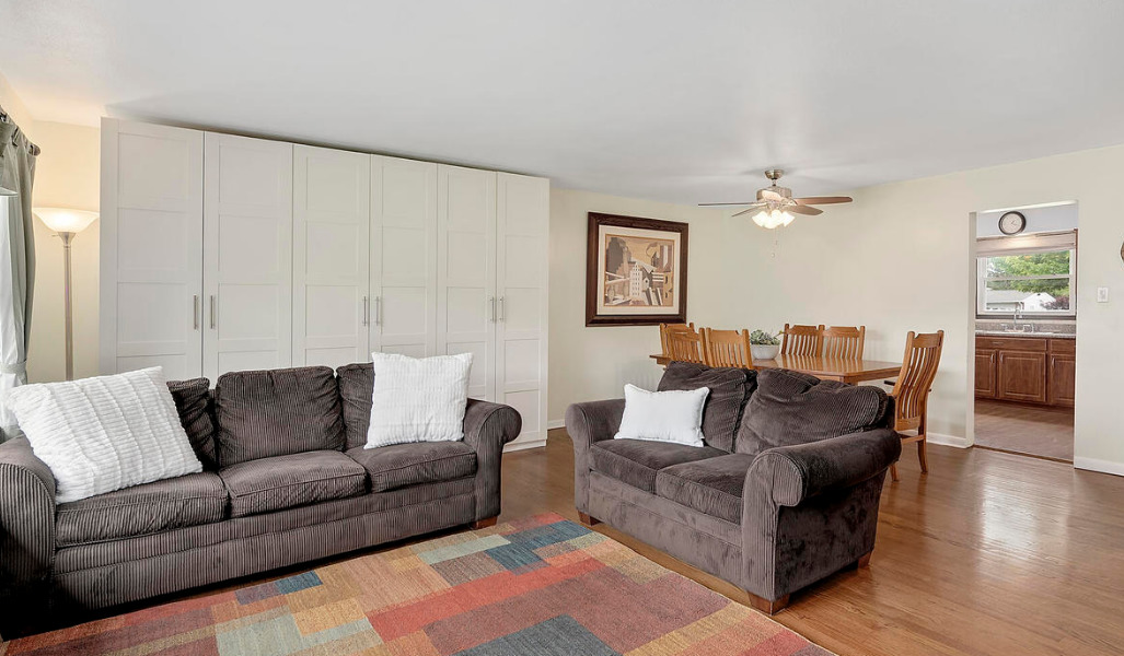 15W644 Patricia Lane, Elmhurst, IL 60126