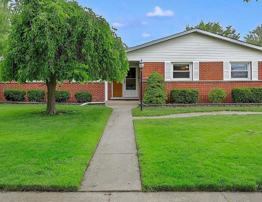15W644 Patricia Lane, Elmhurst, IL 60126
