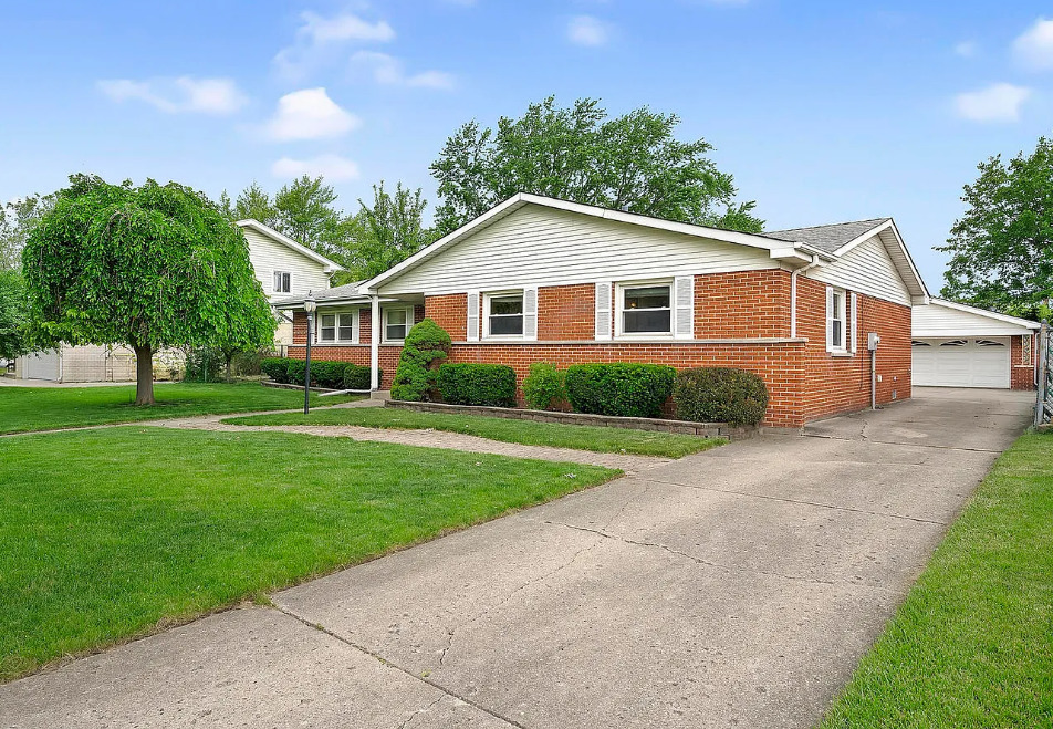 15W644 Patricia Lane, Elmhurst, IL 60126