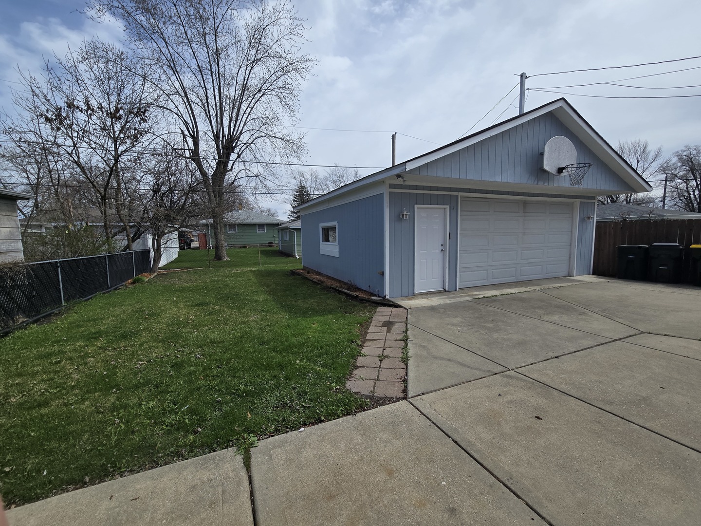 18433 Arcadia Street, Lansing, IL 60438