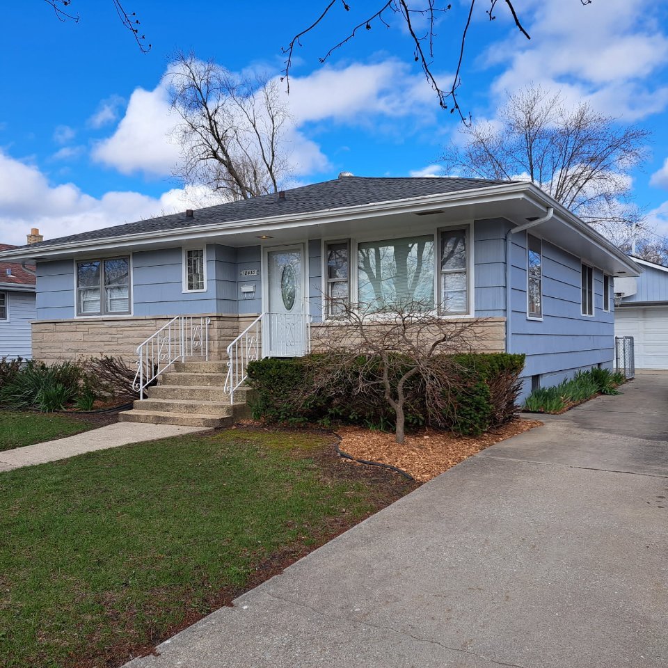 18433 Arcadia Street, Lansing, IL 60438