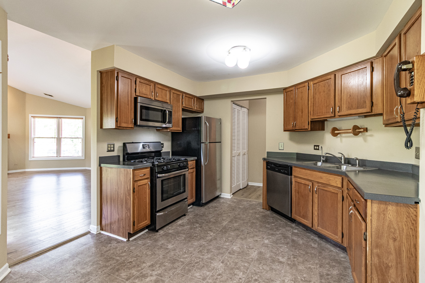 305 Satinwood Terrace, Buffalo Grove, IL 60089