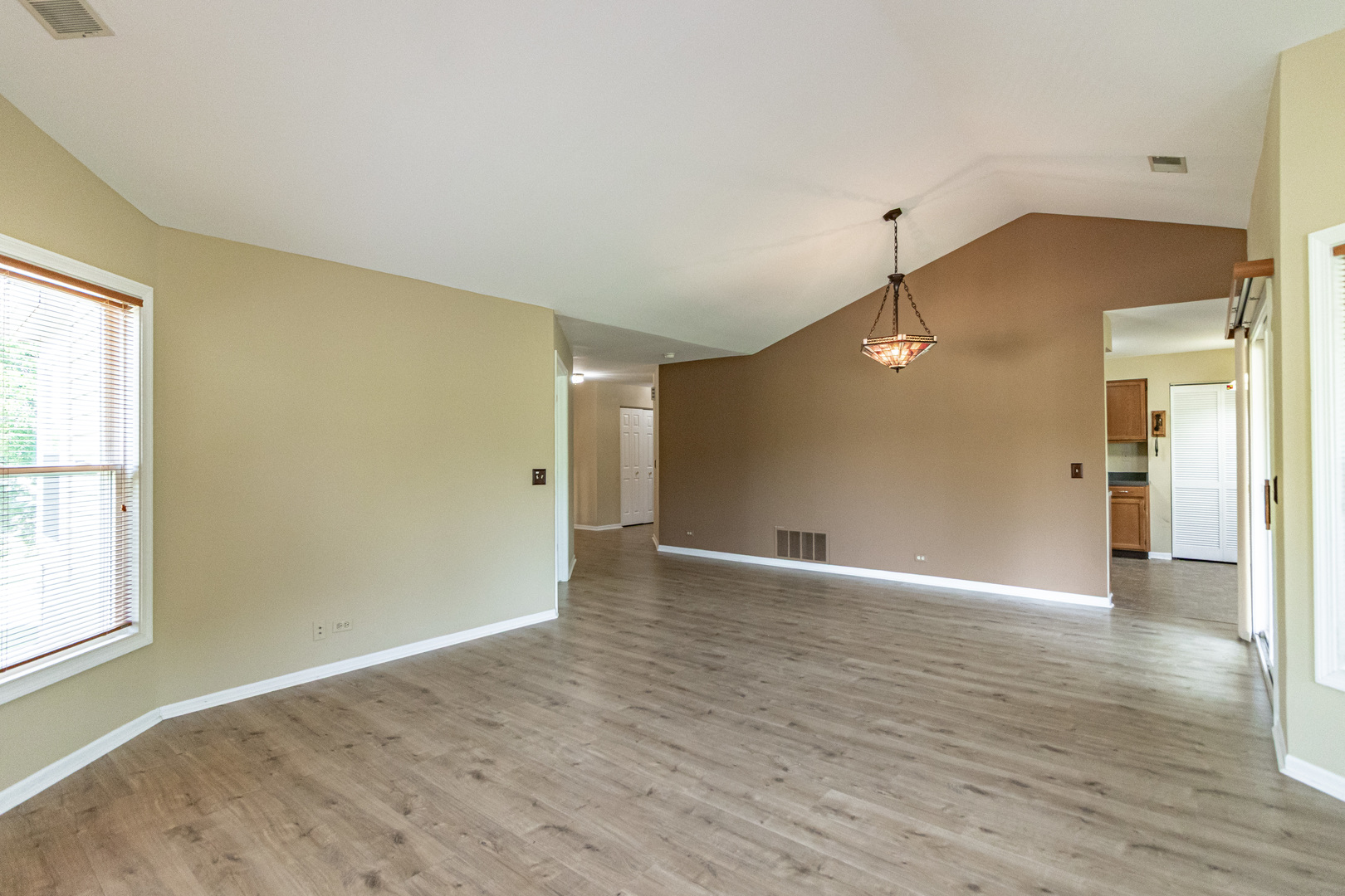 305 Satinwood Terrace, Buffalo Grove, IL 60089