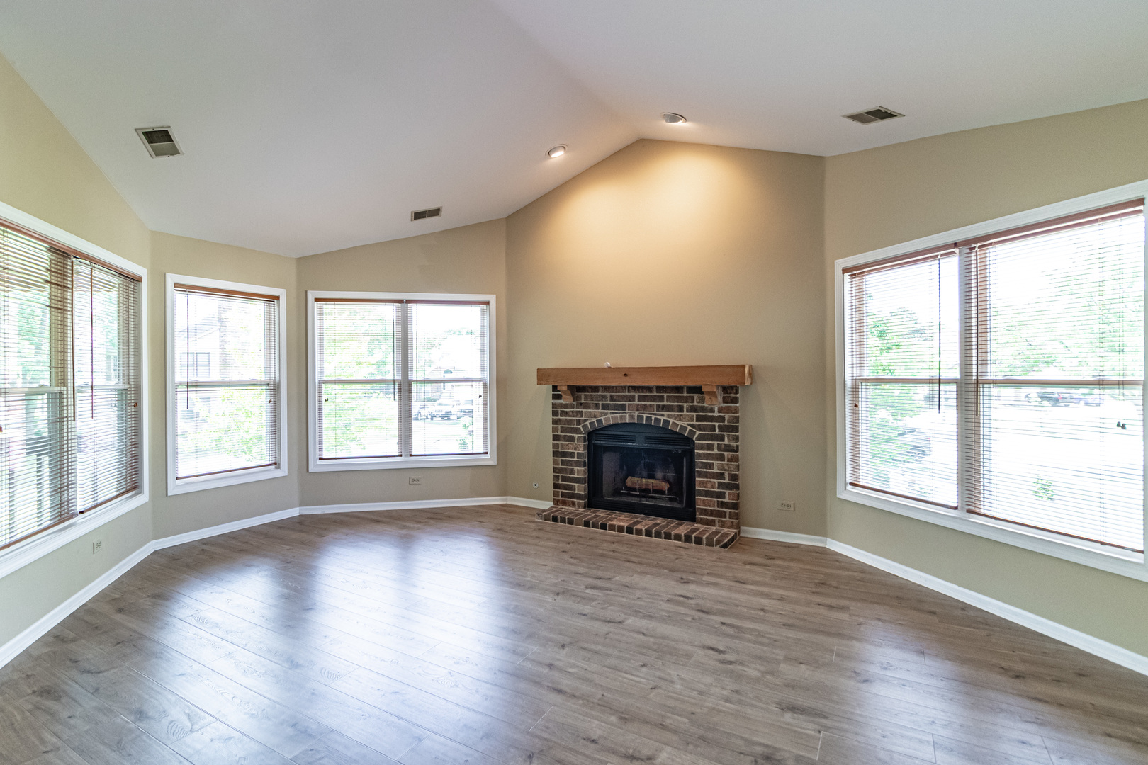 305 Satinwood Terrace, Buffalo Grove, IL 60089
